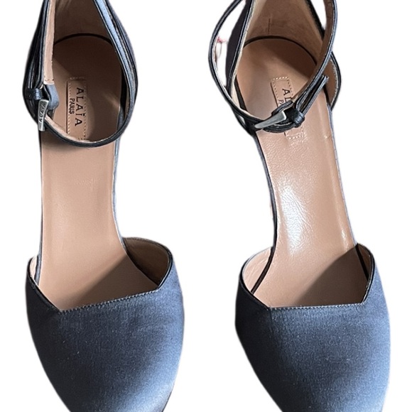 Alaia Grey Satin and Pink Crocodile Ankle Strap Heels. Size 6.5 NWOT NEVER WORN - Picture 2 of 9